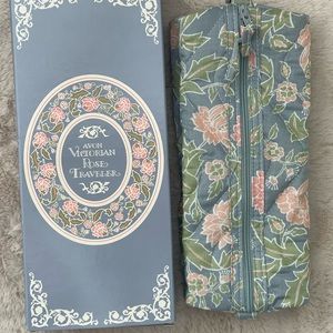 Vintage Avon Victorian Rose Traveler Cosmetic/Toiletry Bag New in Box